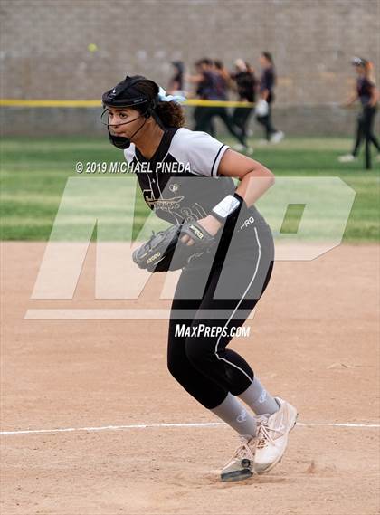 Thumbnail 3 in Downey @ Canyon photogallery.
