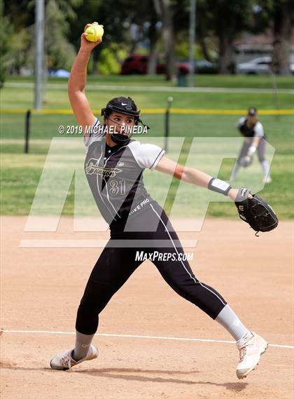 Thumbnail 1 in Downey @ Canyon photogallery.