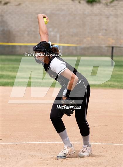 Thumbnail 1 in Downey @ Canyon photogallery.