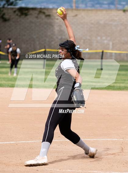 Thumbnail 1 in Downey @ Canyon photogallery.