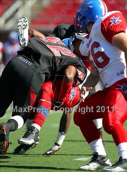 Thumbnail 2 in Lake Highlands vs. South Garland (5A Region 2 Bi-District Playoffs) photogallery.