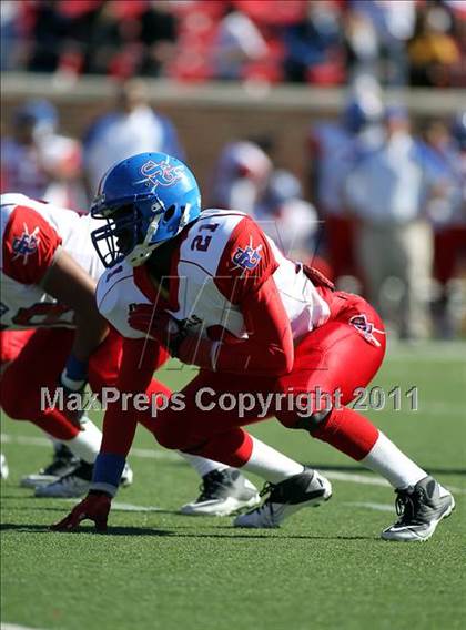 Thumbnail 3 in Lake Highlands vs. South Garland (5A Region 2 Bi-District Playoffs) photogallery.
