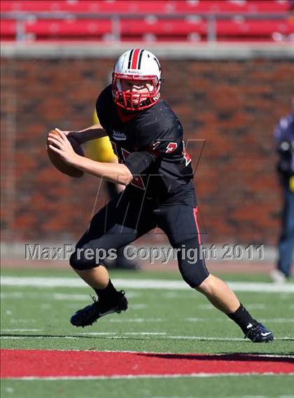 Thumbnail 3 in Lake Highlands vs. South Garland (5A Region 2 Bi-District Playoffs) photogallery.