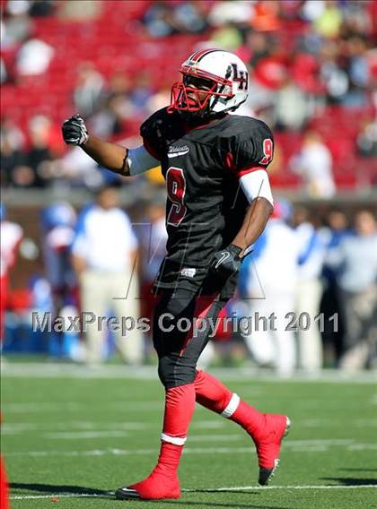 Thumbnail 2 in Lake Highlands vs. South Garland (5A Region 2 Bi-District Playoffs) photogallery.