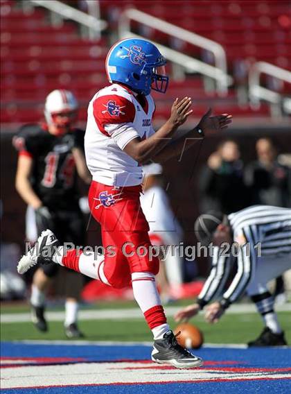 Thumbnail 1 in Lake Highlands vs. South Garland (5A Region 2 Bi-District Playoffs) photogallery.