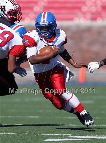 Thumbnail 1 in Lake Highlands vs. South Garland (5A Region 2 Bi-District Playoffs) photogallery.