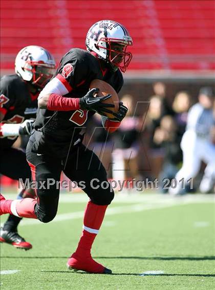 Thumbnail 1 in Lake Highlands vs. South Garland (5A Region 2 Bi-District Playoffs) photogallery.