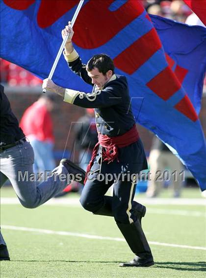 Thumbnail 3 in Lake Highlands vs. South Garland (5A Region 2 Bi-District Playoffs) photogallery.