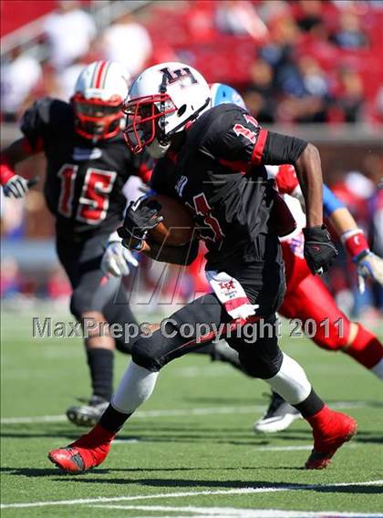 Thumbnail 1 in Lake Highlands vs. South Garland (5A Region 2 Bi-District Playoffs) photogallery.