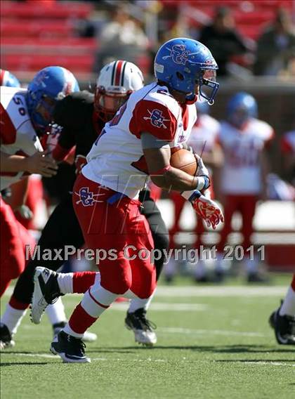 Thumbnail 2 in Lake Highlands vs. South Garland (5A Region 2 Bi-District Playoffs) photogallery.