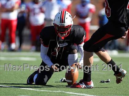Thumbnail 2 in Lake Highlands vs. South Garland (5A Region 2 Bi-District Playoffs) photogallery.