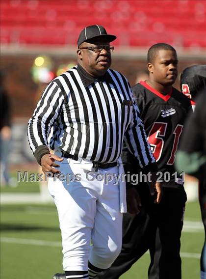 Thumbnail 3 in Lake Highlands vs. South Garland (5A Region 2 Bi-District Playoffs) photogallery.