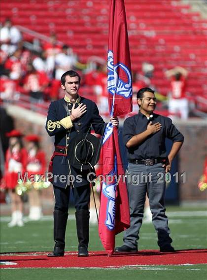 Thumbnail 2 in Lake Highlands vs. South Garland (5A Region 2 Bi-District Playoffs) photogallery.