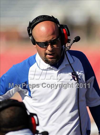 Thumbnail 1 in Lake Highlands vs. South Garland (5A Region 2 Bi-District Playoffs) photogallery.