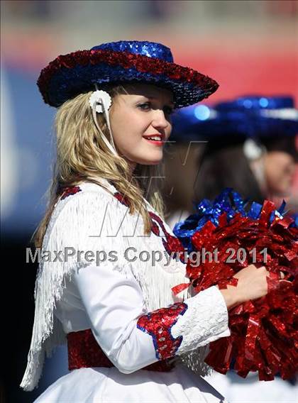 Thumbnail 2 in Lake Highlands vs. South Garland (5A Region 2 Bi-District Playoffs) photogallery.