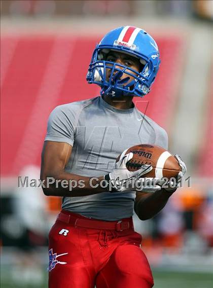 Thumbnail 1 in Lake Highlands vs. South Garland (5A Region 2 Bi-District Playoffs) photogallery.