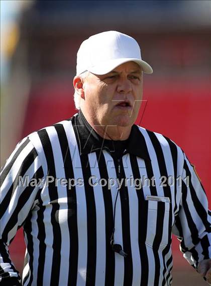Thumbnail 3 in Lake Highlands vs. South Garland (5A Region 2 Bi-District Playoffs) photogallery.