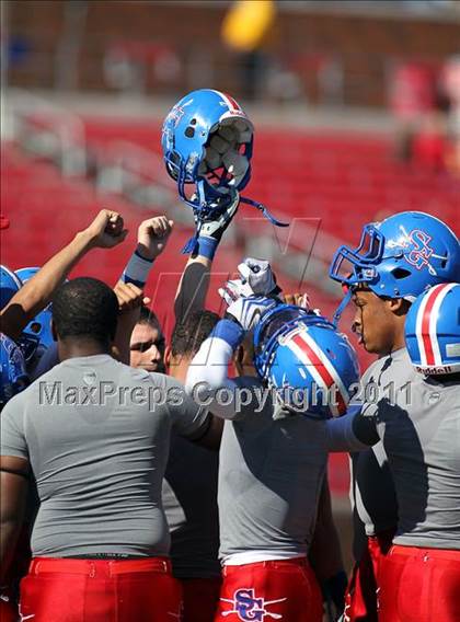Thumbnail 2 in Lake Highlands vs. South Garland (5A Region 2 Bi-District Playoffs) photogallery.