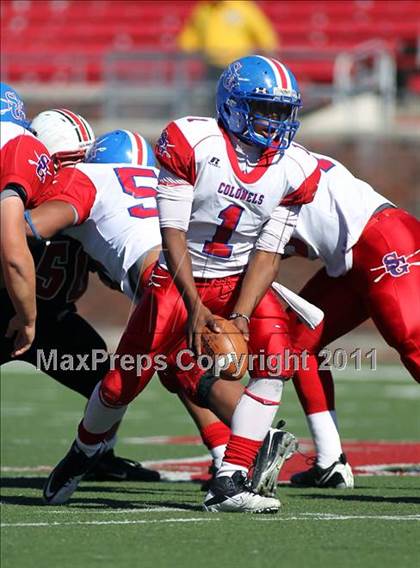 Thumbnail 2 in Lake Highlands vs. South Garland (5A Region 2 Bi-District Playoffs) photogallery.