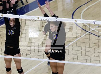 Thumbnail 2 in Bakersfield Christian vs. Mission Oak (CIF D3 Central Section Championship) photogallery.