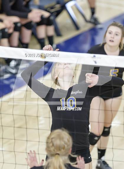 Thumbnail 2 in Bakersfield Christian vs. Mission Oak (CIF D3 Central Section Championship) photogallery.