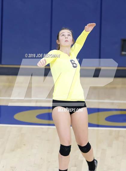 Thumbnail 1 in Bakersfield Christian vs. Mission Oak (CIF D3 Central Section Championship) photogallery.