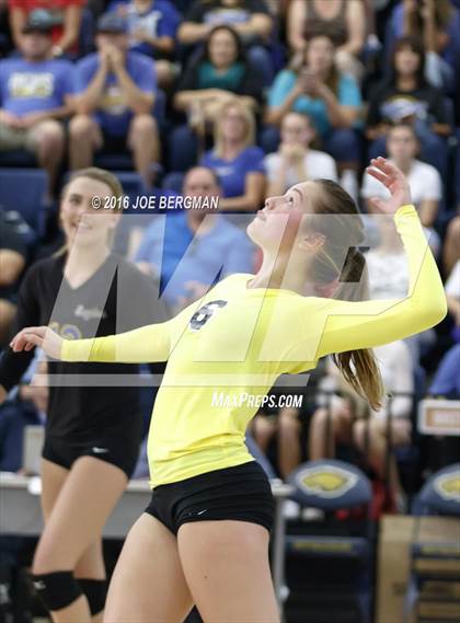 Thumbnail 1 in Bakersfield Christian vs. Mission Oak (CIF D3 Central Section Championship) photogallery.