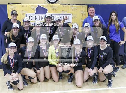 Thumbnail 2 in Bakersfield Christian vs. Mission Oak (CIF D3 Central Section Championship) photogallery.