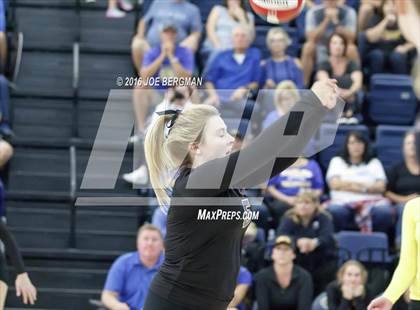 Thumbnail 1 in Bakersfield Christian vs. Mission Oak (CIF D3 Central Section Championship) photogallery.