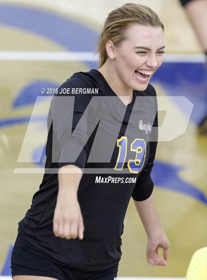 Thumbnail 3 in Bakersfield Christian vs. Mission Oak (CIF D3 Central Section Championship) photogallery.