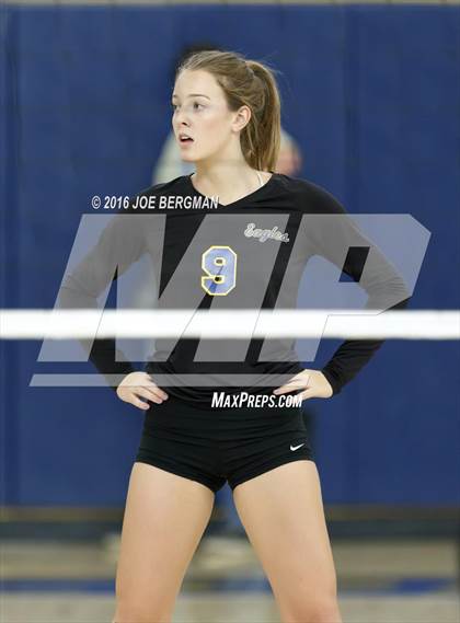 Thumbnail 3 in Bakersfield Christian vs. Mission Oak (CIF D3 Central Section Championship) photogallery.