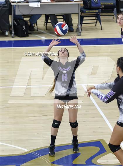 Thumbnail 3 in Bakersfield Christian vs. Mission Oak (CIF D3 Central Section Championship) photogallery.