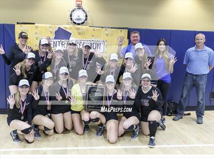 Thumbnail 3 in Bakersfield Christian vs. Mission Oak (CIF D3 Central Section Championship) photogallery.