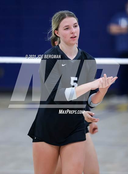 Thumbnail 2 in Stockdale vs. Clovis East (CIF-CS D2 Final) photogallery.