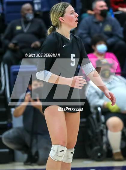 Thumbnail 2 in Stockdale vs. Clovis East (CIF-CS D2 Final) photogallery.