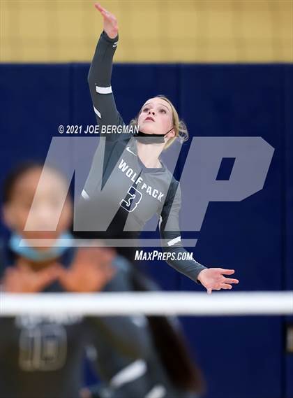Thumbnail 2 in Stockdale vs. Clovis East (CIF-CS D2 Final) photogallery.