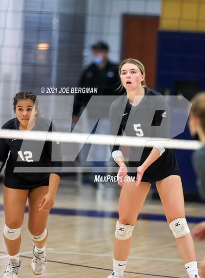Thumbnail 2 in Stockdale vs. Clovis East (CIF-CS D2 Final) photogallery.