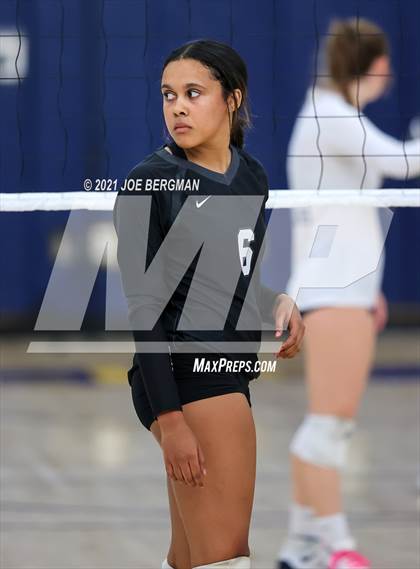 Thumbnail 3 in Stockdale vs. Clovis East (CIF-CS D2 Final) photogallery.