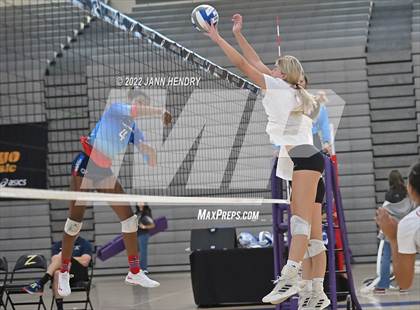 Thumbnail 2 in Cathedral Catholic vs. Marymount (Durango Fall Classic) photogallery.