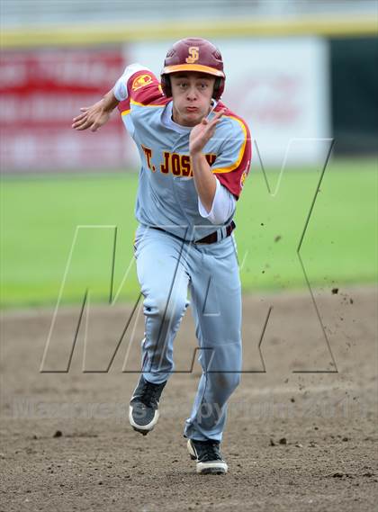 Thumbnail 3 in St. Joseph vs. Northwestern Regional (CIAC Class M Final) photogallery.