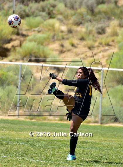 Thumbnail 1 in Bloomfield vs Belen (Aztec Invitational)  photogallery.