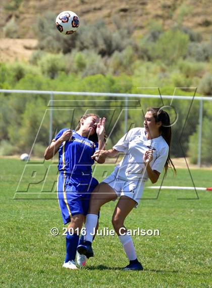 Thumbnail 3 in Bloomfield vs Belen (Aztec Invitational)  photogallery.