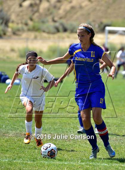 Thumbnail 1 in Bloomfield vs Belen (Aztec Invitational)  photogallery.