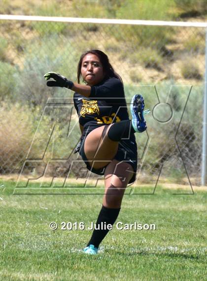 Thumbnail 1 in Bloomfield vs Belen (Aztec Invitational)  photogallery.