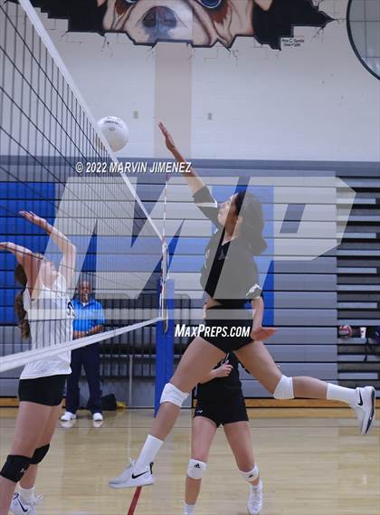 Thumbnail 3 in Campbell Hall vs Valencia (Burbank JV Tournament) photogallery.