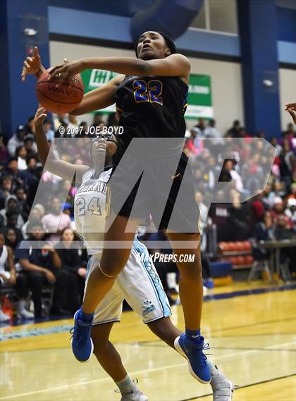 Thumbnail 3 in Lee vs. Jemison photogallery.