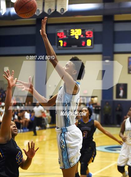 Thumbnail 1 in Lee vs. Jemison photogallery.