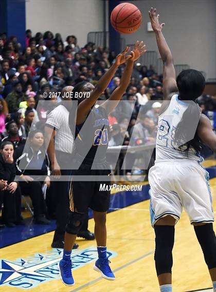 Thumbnail 3 in Lee vs. Jemison photogallery.