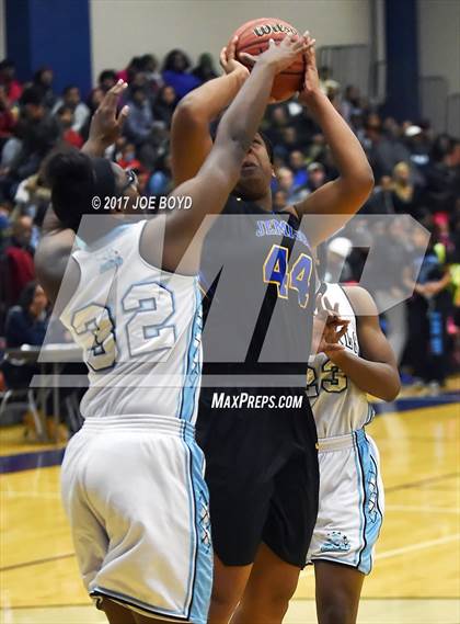 Thumbnail 1 in Lee vs. Jemison photogallery.