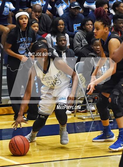 Thumbnail 2 in Lee vs. Jemison photogallery.
